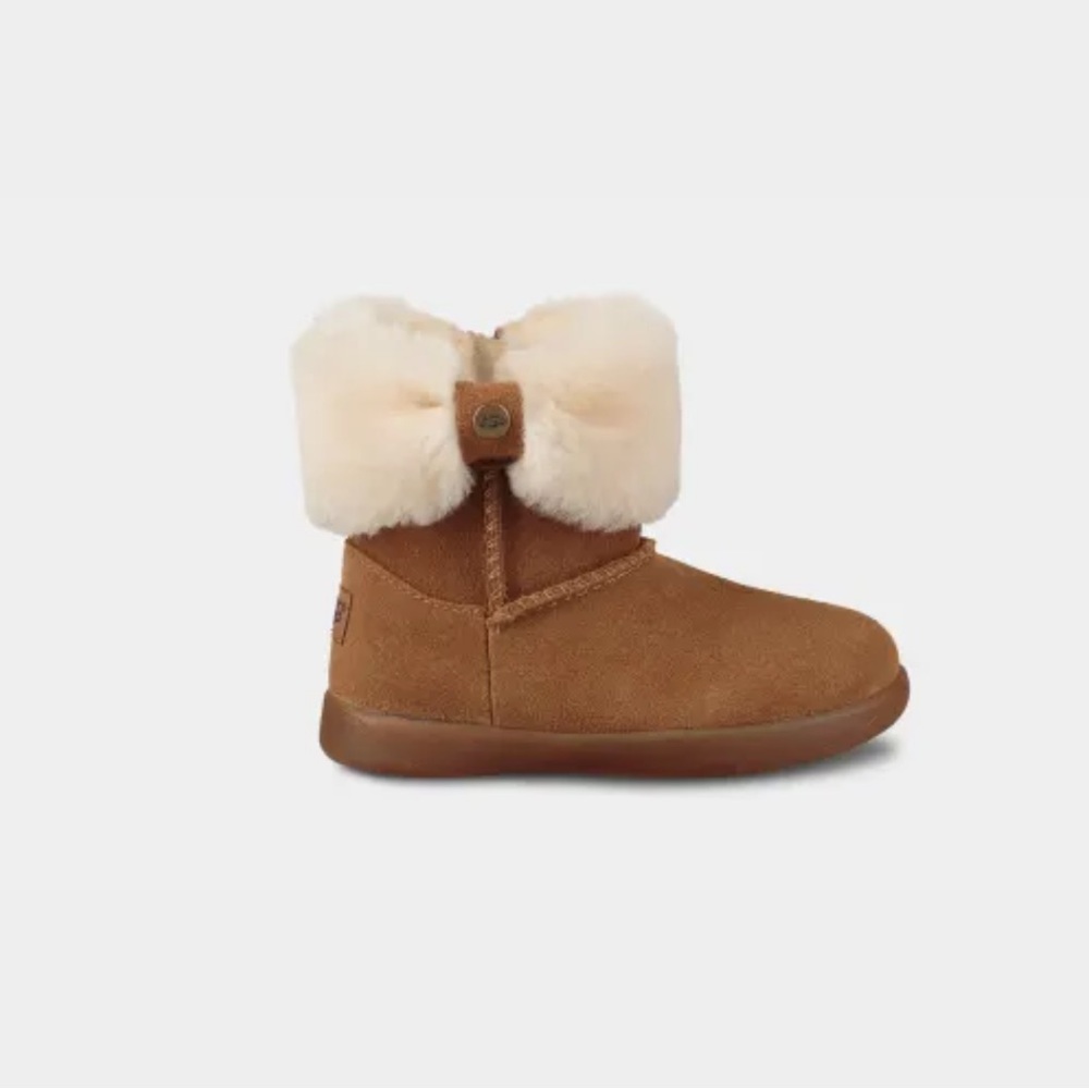 NWT Ramona Toddler UGG boots. Size 10T